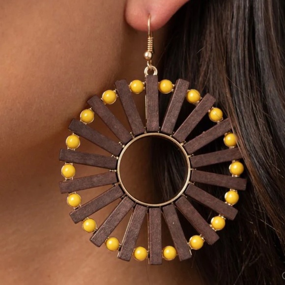 DROP WOODEN BEADED EARRINGS - Picture 1 of 8